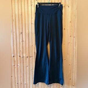 Senita Women's Black Flared Yoga Pants